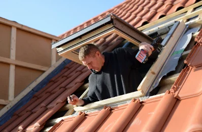 Pose de fenêtres de toit Velux à Courtes